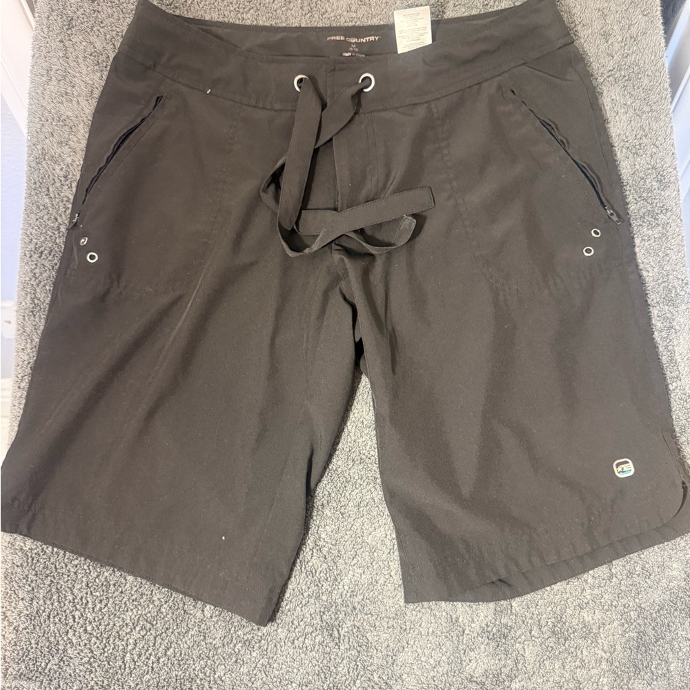 Free‎ Country Black Drawstring Athletic Shorts- Size M (8/10)